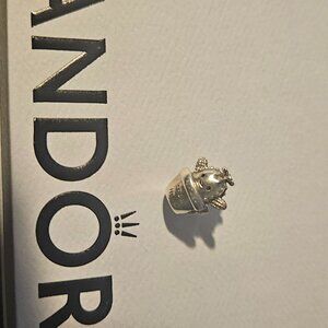 Free hugs landora charm